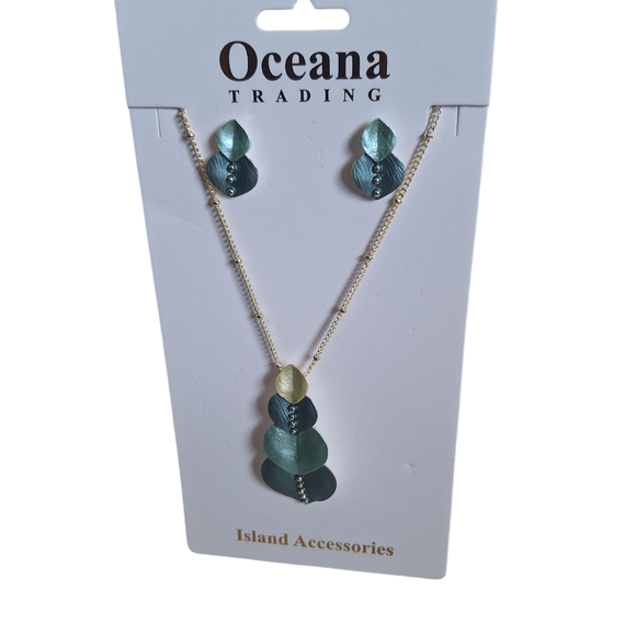 Oceana Trading Island Accessories 4 Leaf Green Pendant & Earrings Set - NEW - Picture 1 of 7